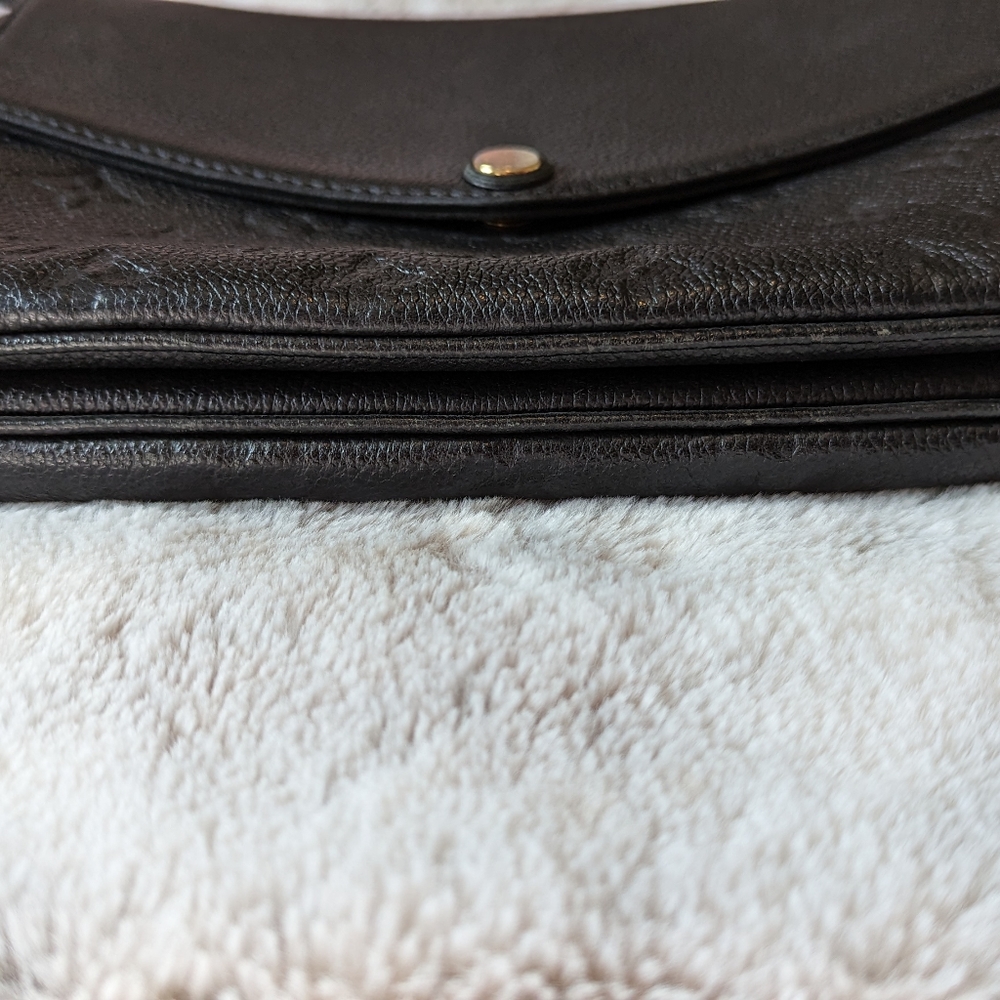 SOLD💥 Authentic!! Louis Vuitton Twice Empreinte cross body - box and dust bag - Picture 4 of 15